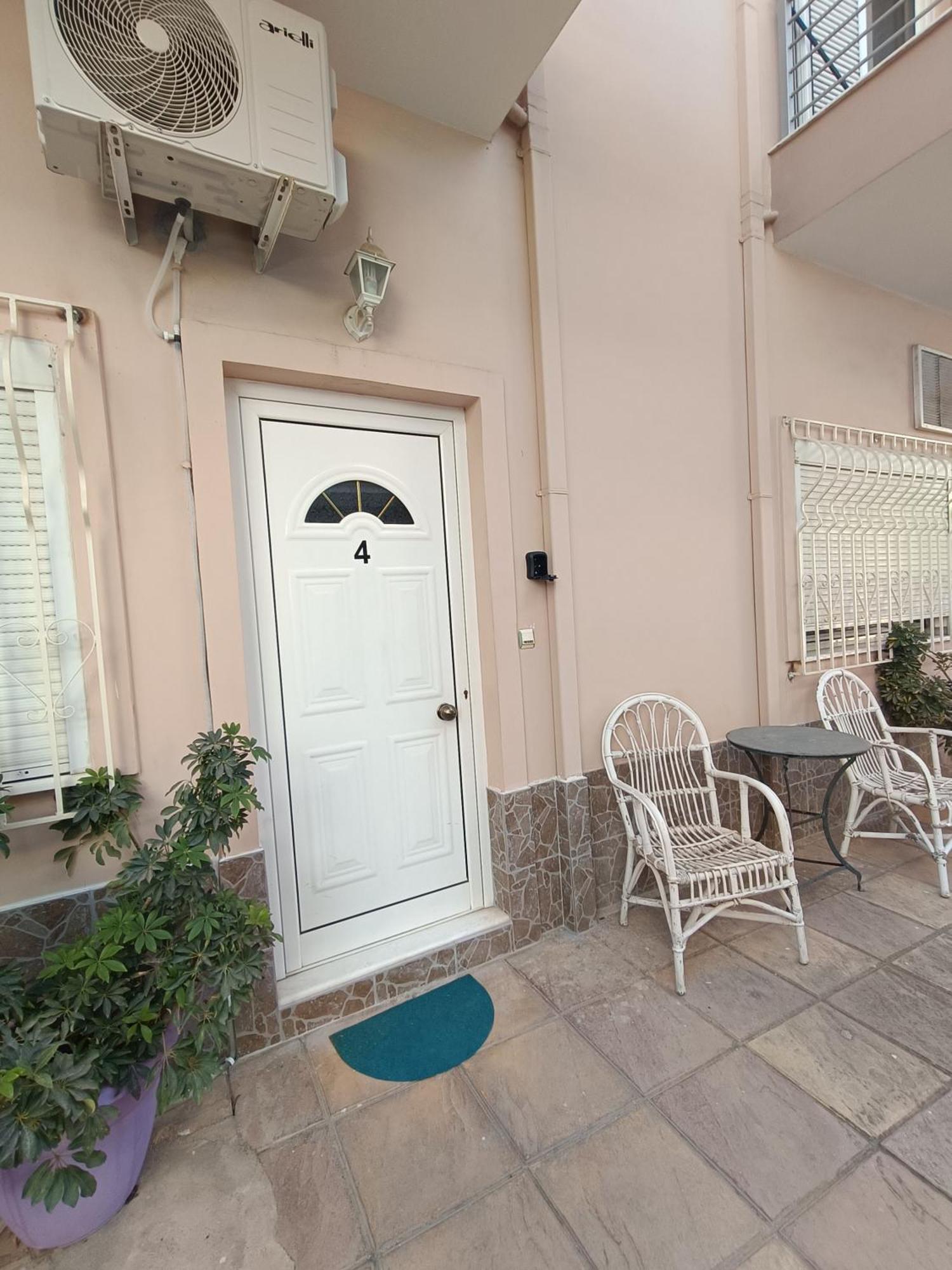 Cozy Apartment In The Center Of Aighion Achaia - Ground Floor - Ισόγειο Στουντιο Egio Exterior foto